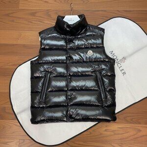 Black Moncler puffer vest Size 2 (M)